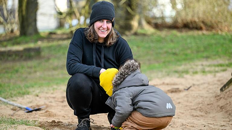 Sarah Hall (31) ist Erzieherin aus Giebelstadt (Lkr. Würzburg) und Mutter eines Jungen. So oft sie kann, geht sie mit ihm in die Natur. Sarah Hall (31) ist Erzieherin aus Giebelstadt (Lkr. Würzburg) und Mutter eines Jungen. So oft sie kann, geht sie mit ihm in die Natur.