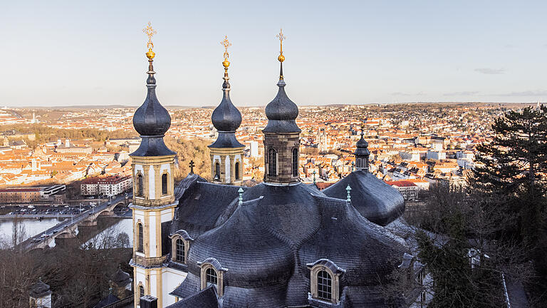 Das Käppele in Würzburg mit Aussicht auf die Stadt. Das Käppele in Würzburg mit Aussicht auf die Stadt.