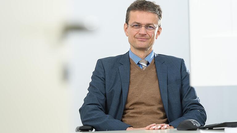 Die Uniklinik muss sich einen neuen Chef suchen: Der Ärztliche Direktor Prof. Jens Maschmann verlässt Würzburg bereits im kommenden Jahr Richtung Tübingen.&nbsp;