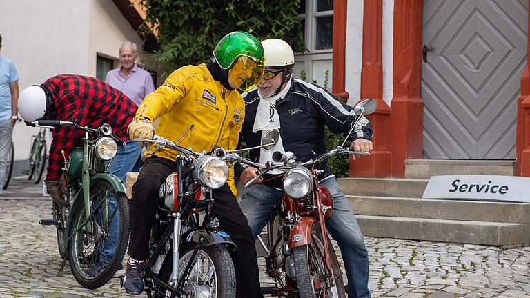 Viel zu sehen, staunen und informieren gab es am Sonntag bei den Geo Classics in Gerolzhofen. Die Oldtimer zogen viele Besucher an