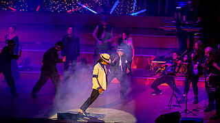 Wie eine Zeitreise wirkte die Tribute Show 'One night of MJ - The Tribute to the Kind of Pop'.