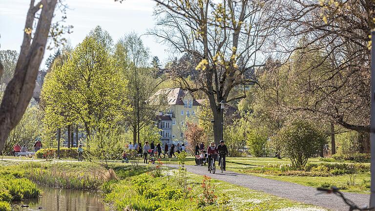 Ein beliebter Park ist das ehemalige Gartenschaugelände in Etwashausen. Dorthin zum Picknick führt auch die besondere 'Spritz-Tour' mit dem historischen Löschfahrzeug. Ein beliebter Park ist das ehemalige Gartenschaugelände in Etwashausen. Dorthin zum Picknick führt auch die besondere 'Spritz-Tour' mit dem historischen Löschfahrzeug.