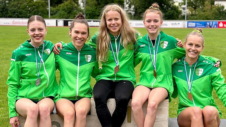 Auf dem Foto (von links): Julie Kocot, Katharina und Mariana Krug, Leni Hien und Jule Herzog. Auf dem Foto (von links): Julie Kocot, Katharina und Mariana Krug, Leni Hien und Jule Herzog.