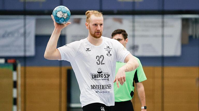 Neuzugang Linus Geis von der DJK Waldbüttelbrunn hat beim TBV Lemgo schon Europapokalspiele bestritten und mit den Ostwestfalen den deutschen Pokal gewonnen. Beim Derby am Samstag versuchen die Lohrer, die Kreise des 2,03 Meter großen Rückraumspielers zu stören. Neuzugang Linus Geis von der DJK Waldbüttelbrunn hat beim TBV Lemgo schon Europapokalspiele bestritten und mit den Ostwestfalen den deutschen Pokal gewonnen. Beim Derby am Samstag versuchen die Lohrer, die Kreise des 2,03 Meter großen Rückraumspielers zu stören.