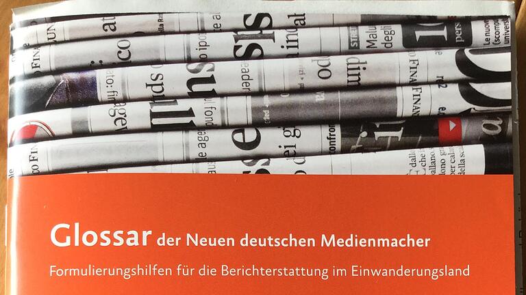 FlüchtlingeGlossarNeueDeutsche Medienmacher       -  Dieses im Oktober veröffentlichte Glossar der neuen deutschen Medienmacher soll Journalisten auch helfen, korrekt über Flüchtlinge zu berichten.