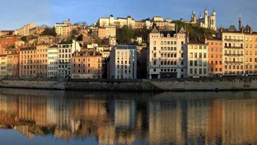 Die Altstadt Lyons zählt zum Unesco-Weltkulturerbe. Die Stadt liegt am Zusammenfluss von Rhone und Saône.