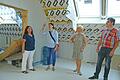 Kindergartenleiterin Martina Schütz, Architektin Christine Lurz, Fachbereichsleiterin Sabine Baumeister und Stadtbaumeister Tobias Blessing beim Besuch der Räumlichkeiten im Kindergarten St. Josef in der Laudaer Wallgrabenstraße.