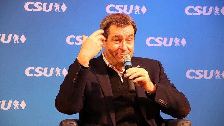 Ministerpräsident Markus Söder bei einer CSU-Wahlveranstaltung für Landratskandidatin Sabine Sitter in der Festhalle Erlenbach. Ministerpräsident Markus Söder bei einer CSU-Wahlveranstaltung für Landratskandidatin Sabine Sitter in der Festhalle Erlenbach.
