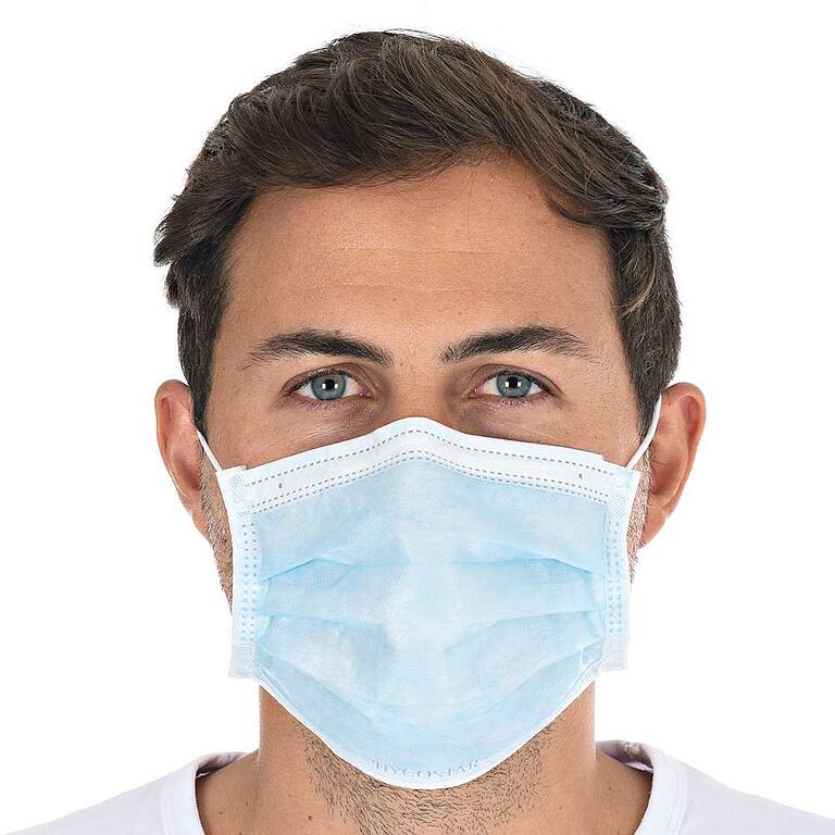 Seit Pandemiebeginn hatte Alexander 'Airlex' Schmidt 2/3 weniger Modeljobs. Dafür aber ein Maskenshooting, das auch für ihn eine neue Erfahrung war. Seit Pandemiebeginn hatte Alexander 'Airlex' Schmidt 2/3 weniger Modeljobs. Dafür aber ein Maskenshooting, das auch für ihn eine neue Erfahrung war.