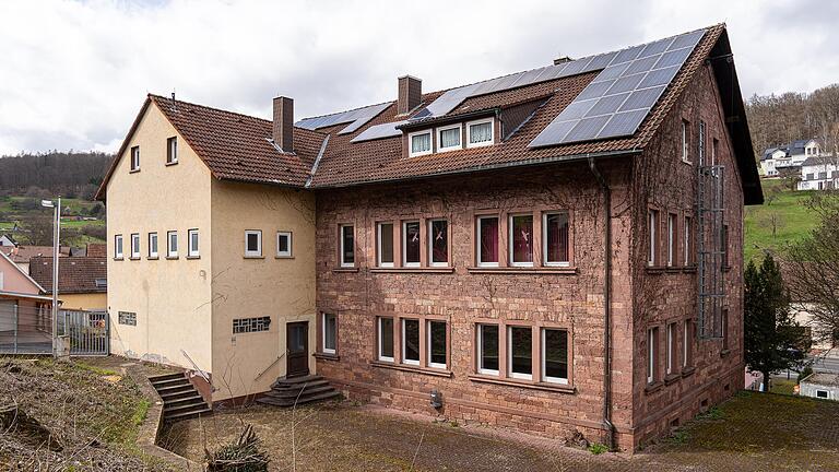 Die geänderten Baupläne für die Umnutzung der alten Schule zu einer Kindertagesstätte sorgte für kräftig Diskussionsstoff.