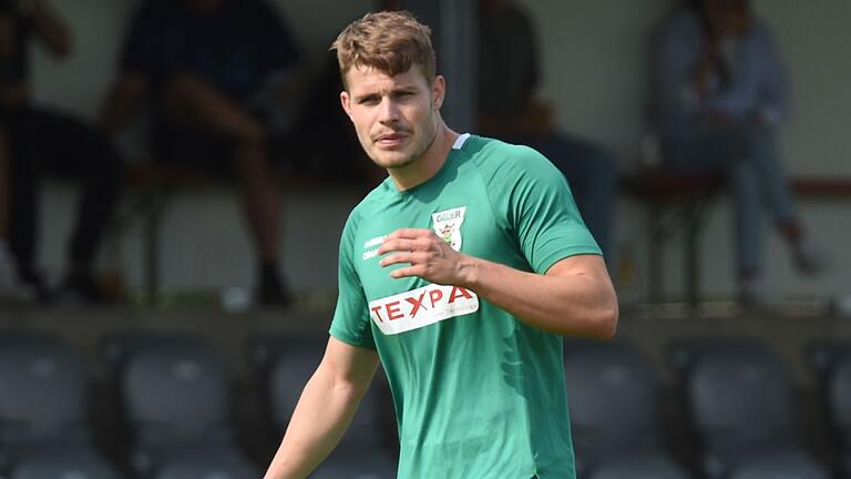 Jannik Göller (im Bild) steuerte zwei Treffer zum 4:0-Sieg des TSV Großbardorf gegen die DJK Schwebenried/Schwemmelsbach bei. Jannik Göller (im Bild) steuerte zwei Treffer zum 4:0-Sieg des TSV Großbardorf gegen die DJK Schwebenried/Schwemmelsbach bei.