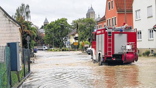 Das Wasser kam Knall auf Fall: Das Hochwasser am 31. Mai 2013 verursachte in Schwarzach Schaden in Millionenhöhe. Mit einem Hochwasserschutzkonzept arbeiten die Dorfschätze-Gemeinden jetzt gemeinsam daran, dass sich solche Überflutungen nicht wiederholen können. Sabine Paulus (Archiv)