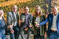 Stoßen in der Veitshöchheimer Landesanstalt für Wein- und Gartenbau mit 2022er Jungweinen auf die beendete Weinlese an: Beate Leopold (von links), Artur Steinmann, Hermann Mengler, Frankens Weinkönigin Eva Brockmann und Matthias Mend.