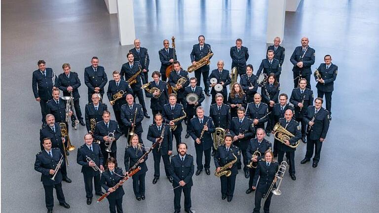 Das Bundespolizei-Orchester München (im Bild mit Leiter Jos Zeg) hat zusammen mit den Orchestern aus Berlin und Hannover Stücke aufgenommen, die jeder im Internet anhören kann. Foto: BPOLORCH München       -  Das Bundespolizei-Orchester München (im Bild mit Leiter Jos Zeg) hat zusammen mit den Orchestern aus Berlin und Hannover Stücke aufgenommen, die jeder im Internet anhören kann. Foto: BPOLORCH München