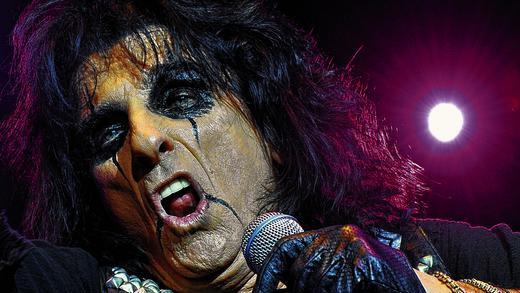 Entertainer des Grauens: Alice Cooper wird am Montag 65 Jahre alt. Ans Aufhören denkt er noch lange nicht.