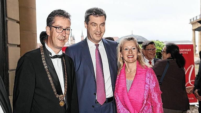 Finanzminister Markus Söder (Mitte) mit Oberbürgermeister Christian Schuchardt und Mozartfest-Intendantin Evelyn Meining.