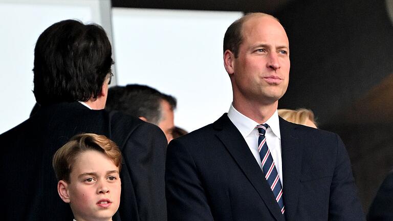 Prinz William und Prinz George       -  Auch Georges Vater William und Großvater Philip haben Fliegen gelernt. (Archivbild)