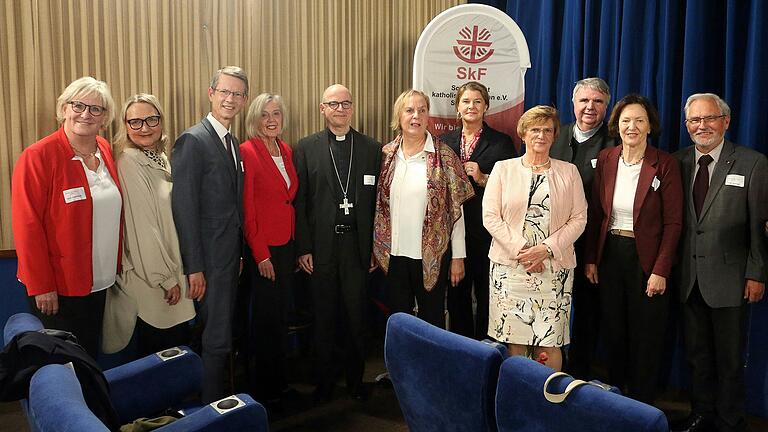 70 Jahre Sozialdienst katholischer Frauen (SkF): Afterworkparty mit Verabschiedung der beiden verdienten SkF-Frauen Elisabeth Maskos und Inge Weigand.