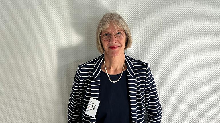 Elisabeth Weber unterrichtet Französisch. Grund dafür ist nicht zuletzt der rege Austausch der Stadt Haßfurt mit der Partnerstadt Pierrelatte. Elisabeth Weber unterrichtet Französisch. Grund dafür ist nicht zuletzt der rege Austausch der Stadt Haßfurt mit der Partnerstadt Pierrelatte.