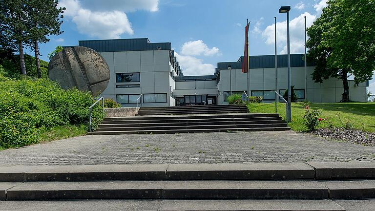 Die Räume sind vorhanden, die Schulfamilie steht dem Ansinnen positiv gegenüber. Die Staatliche Realschule Schonungen bewirbt sich um das 'Schulprofil Inklusion'. Die Räume sind vorhanden, die Schulfamilie steht dem Ansinnen positiv gegenüber. Die Staatliche Realschule Schonungen bewirbt sich um das 'Schulprofil Inklusion'.