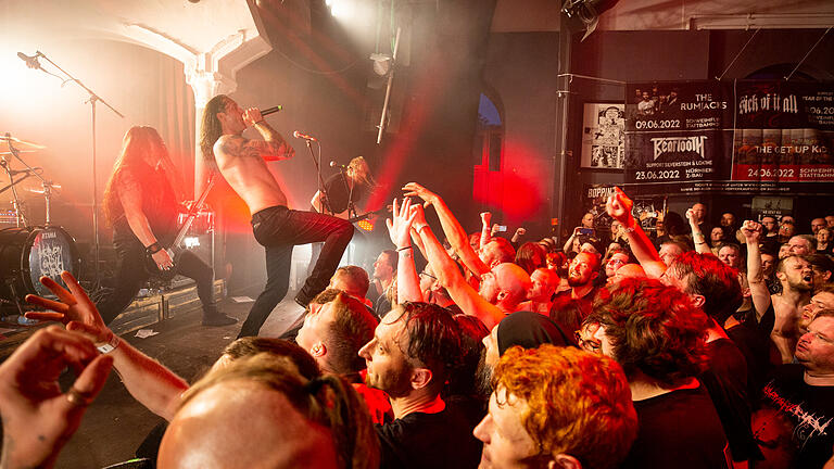 Heaven shall burn spielte am Freitag, 27. Mai 2022 bei ausverkauftem Haus im Schweinfurter Stattbahnhof.