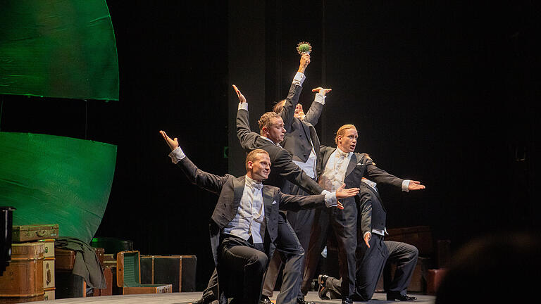 Am Samstag ,den 19.10. 2019 fand die Premiere von &quot;Comedian Harmonists&quot;  im Mainfranken Theater statt. Ein glanzvoller Premierenabend mit anschließender Feier.