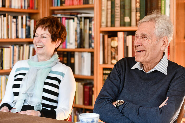 Ilse und Michael Glos erinnern sich gerne an die Zeiten von Mauerfall und Wiedervereinigung zurück. Ilse und Michael Glos erinnern sich gerne an die Zeiten von Mauerfall und Wiedervereinigung zurück.
