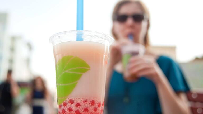 Bubble Tea       -  Trotz der Teebasis machen die zuckerhaltigen Zutaten Bubble Tea zu einer echten Kalorienbombe.