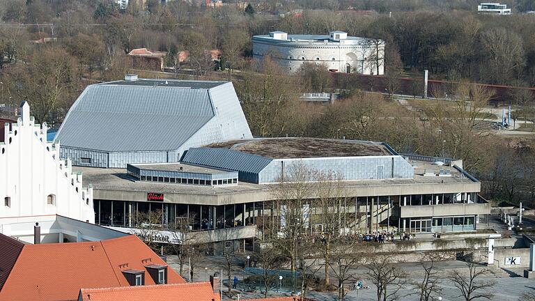 Stadttheater Ingolstadt - Herausragendes Beispiel für deutschen Brutalismus: das Stadttheater Ingolstadt. (Archivbild) Stadttheater Ingolstadt - Herausragendes Beispiel für deutschen Brutalismus: das Stadttheater Ingolstadt. (Archivbild)
