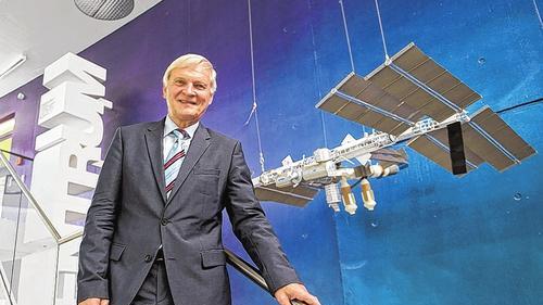 Dritter Deutscher im All: Der Astronautik-Professor Ernst Messerschmid wird am 21. Mai 70 Jahre alt.