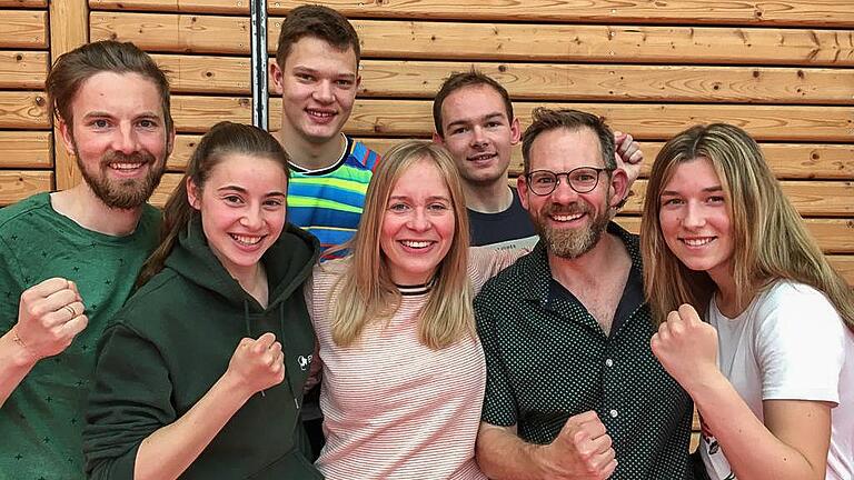 Mit dieser Mannschaft schaffte der BC Bad Königshofen 2019 den Sprung in die Bayernliga Nord (von links): Anton Ringel, Josepha Hart, Leonhard Hüllmandel, Irene Neumann, Marius Fischer, Frank Helmerich und Lena Bregulla.