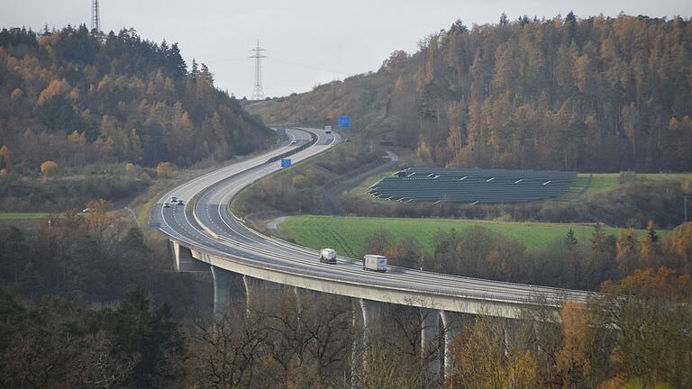 Am 14. April sind die Bürger von Hollstadt mit ihren Ortsteilen in einem Ratsbegehren aufgerufen, für oder gegen eine Bebauung des Storchsbergs mit Windrädern abzustimmen.