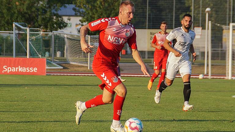 Max Schebak (am Ball) ist aktuell gut in Form und trifft am Freitag auf seinen ehemaligen Verein FC 05 Schweinfurt. Max Schebak (am Ball) ist aktuell gut in Form und trifft am Freitag auf seinen ehemaligen Verein FC 05 Schweinfurt.