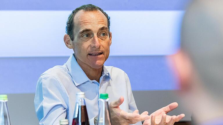 Der frühere Stabhochsprung-Weltmeister Tim Lobinger ist selbst an Krebs erkrankt. Er mahnt zur Vorsorge und will anderen Patienten Mut machen. Der frühere Stabhochsprung-Weltmeister Tim Lobinger ist selbst an Krebs erkrankt. Er mahnt zur Vorsorge und will anderen Patienten Mut machen.