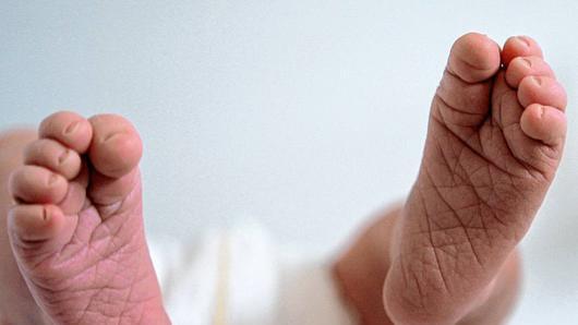 Neugeborenes Kind - Es geht nicht nur um den Ort der Entbindung, sondern auch um die umfassende Hebammenbetreuung vor und nach der Geburt, die im Heimatkreis in Gefahr ist – sagen die Haßfurter Hebammen. Neugeborenes Kind - Es geht nicht nur um den Ort der Entbindung, sondern auch um die umfassende Hebammenbetreuung vor und nach der Geburt, die im Heimatkreis in Gefahr ist – sagen die Haßfurter Hebammen.