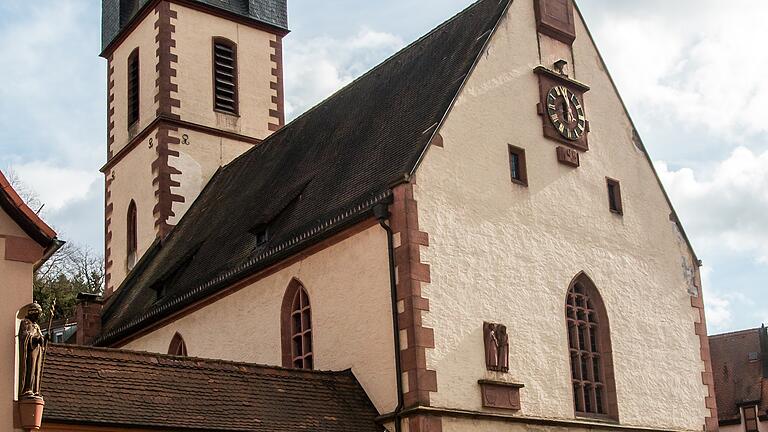 Ansicht von der St. Peter und Paul Kirche in Gemünden