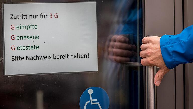 Derzeit kommen in Deutschland Regeln mit den Namen 2G, 2G-Plus, 3G, und 3G-Plus zum Einsatz. Doch wie unterscheiden sich&nbsp; die G-Regeln voneinander? Diese Redaktion erklärt die wichtigsten Begriffe, über die aktuell täglich gesprochen wird.