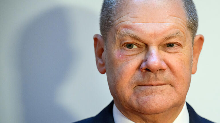 Internationales Treffen der Gemeinschaft Sant·Egidio.jpeg       -  Bundeskanzler Olaf Scholz (SPD) zeigt sich beim internationalen Treffen der christlichen Gemeinschaft Sant'Egidio wieder ohne Augenklappe, die er seit einem Sturz getragen hatte.