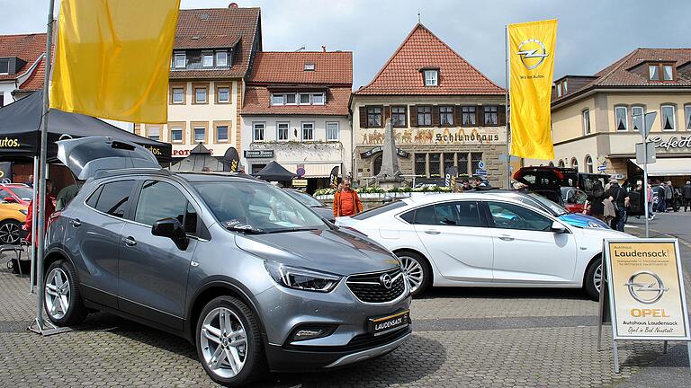 Die Highlights führender Automarken sind auf dem Marktplatz beim 19. Bad Königshöfer Autofrühling vertreten, gleichzeitig ist verkaufsoffener Nachmittag Die Highlights führender Automarken sind auf dem Marktplatz beim 19. Bad Königshöfer Autofrühling vertreten, gleichzeitig ist verkaufsoffener Nachmittag