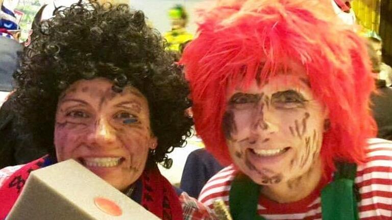 Katharina Orlob und Doris Badel verwandeln sich in Karius und Baktus. Katharina Orlob und Doris Badel verwandeln sich in Karius und Baktus.