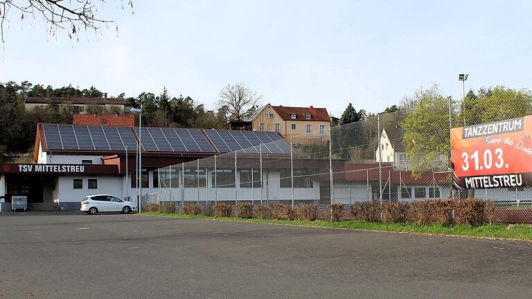 Dringender Sanierungsbedarf: Im Sinne der Gleichbehandlung aller Vereine lehnte der Gemeinderat den Zuschussantrag des TSV Mittelstreu über 150.000 Euro ab.
