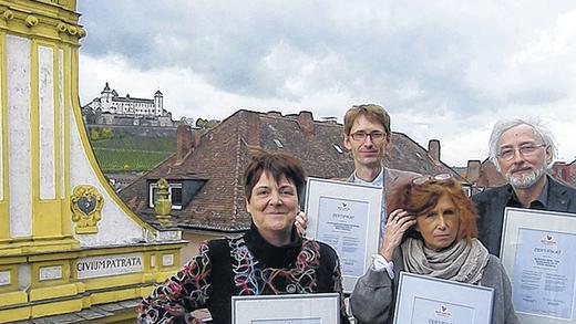 Gemeinsam aktiv: Elisabeth Stein-Salomon (Buchhandlung Knodt), Adolf Wolz (Schöningh), Monika Bruckner (Dreizehneinhalb) und Werner Beyer (Neuer Weg, von links)