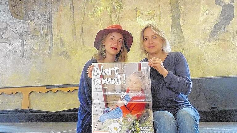 Spielstätte auf Zeit: Mascha und Brigitte Obermeier (von links) nutzen das Sommerhäuser Rathaus provisorisch als Aufführungsort, bis das Theater Sommerhaus eine neue Heimat gefunden hat.