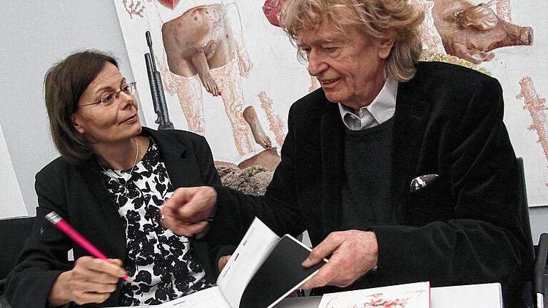 Nach der Lesung signierten Bettina van Haaren und Alfred Gulden ihr Buch.