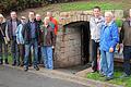 Mit viel ehrenamtlichem Engagement wurde der historische Felsenkeller in Rottenstein im Rahmen der Dorferneuerung saniert. Das Bild zeigt Bürgermeister Dieter Möhring (dritter von links), Gerald Kolb vom ALE (Fünfter von links), den Vorsitzenden der Dorfgemeinschaft Stefan Conrad (Siebter von links), sowie Vorstandsmitglieder der Teilnehmergemeinschaft Dorferneuerung und ehrenamtliche Helfer.