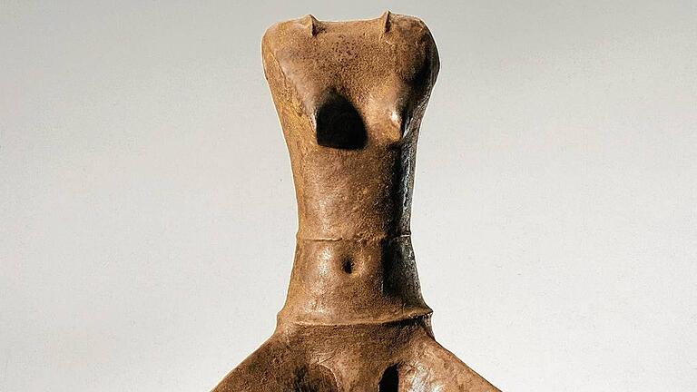 Von Altägypten beeinflusst: Lothar Fischers „Knieender weiblicher Torso“. Von Altägypten beeinflusst: Lothar Fischers „Knieender weiblicher Torso“.
