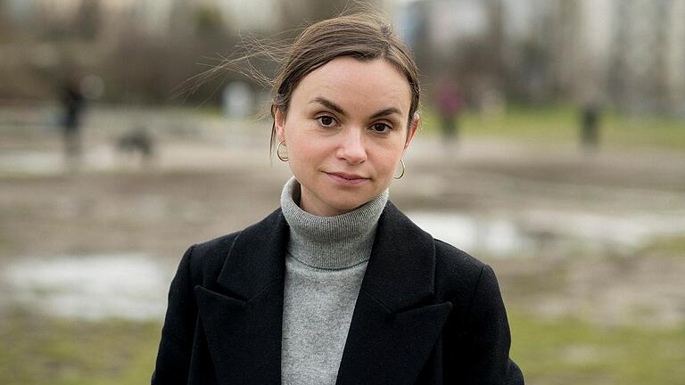 Newcomerin Franziska Gänsler stellt ihren Debütroman 'Ewig Sommer' zu den fatalen Folgen des Klimawandels vor. Newcomerin Franziska Gänsler stellt ihren Debütroman 'Ewig Sommer' zu den fatalen Folgen des Klimawandels vor.