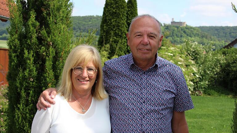 Ursula und Jürgen Englert feiern heute ihr goldenes Ehejubiläum. Hinzu kam zeitnah ein zweiter Anlass zum Feiern: Der 70. Geburtstag des Ehegatten, den er vor drei Tagen beging.       -  Ursula und Jürgen Englert feiern heute ihr goldenes Ehejubiläum. Hinzu kam zeitnah ein zweiter Anlass zum Feiern: Der 70. Geburtstag des Ehegatten, den er vor drei Tagen beging.