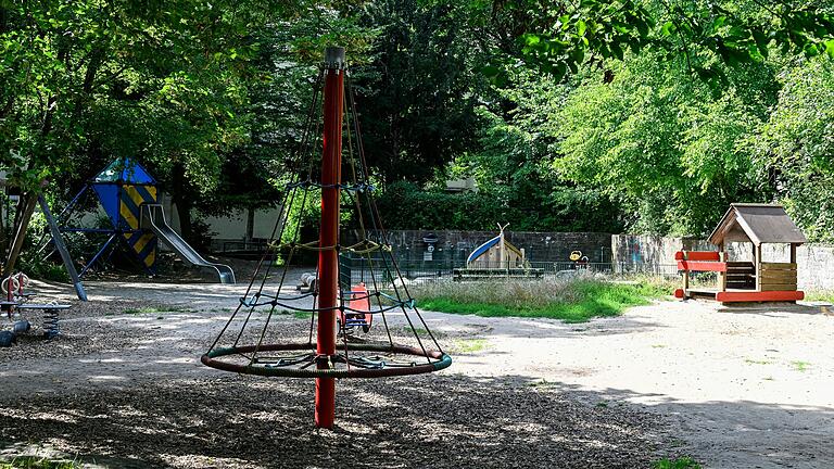Schattig und für Familien besonders geeignet: Der Spielplatz in der Erthalstraße Schattig und für Familien besonders geeignet: Der Spielplatz in der Erthalstraße