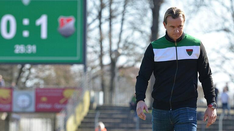 Ein Zwischenstand, ein Blick: FC-05-Trainer Marc Reitmaier fordert gegen Aubstadt nach zwei deutlichen Schweinfurter Saison-Niederlagen Derby-Mentalität.